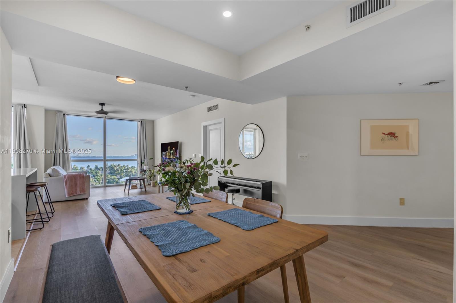 7900 Harbor Island Dr 1525