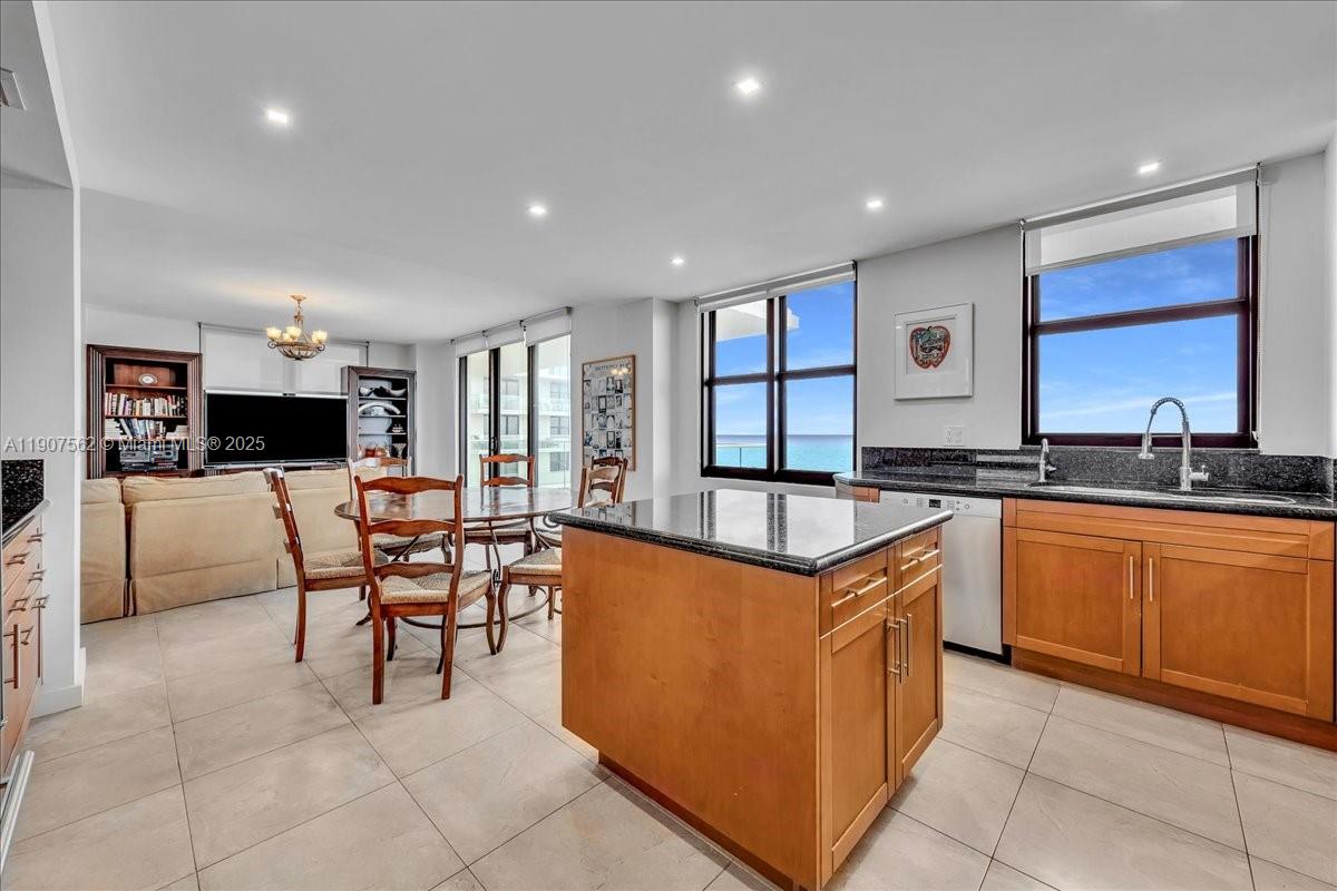 BALMORAL CONDO - Residential