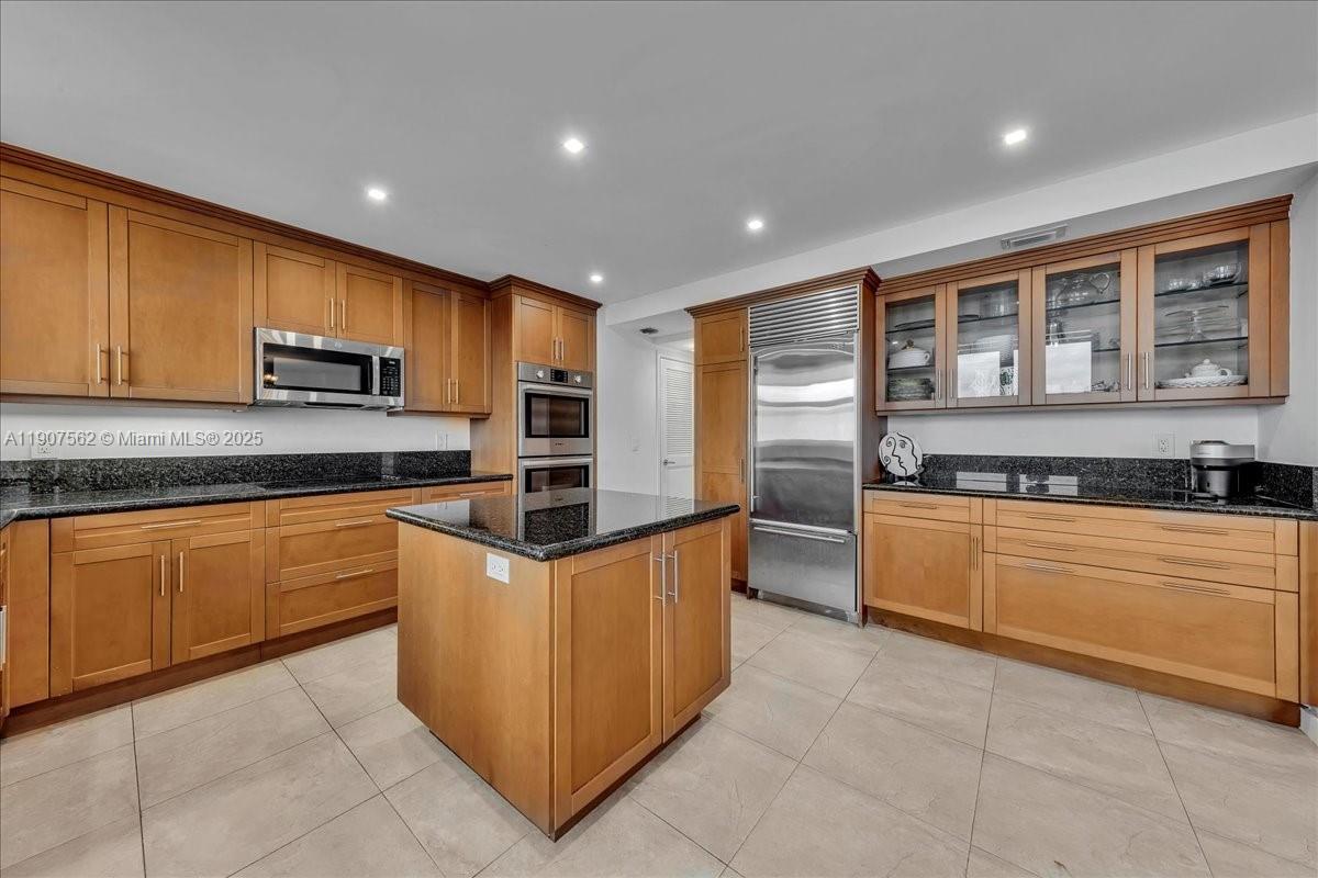 BALMORAL CONDO - Residential