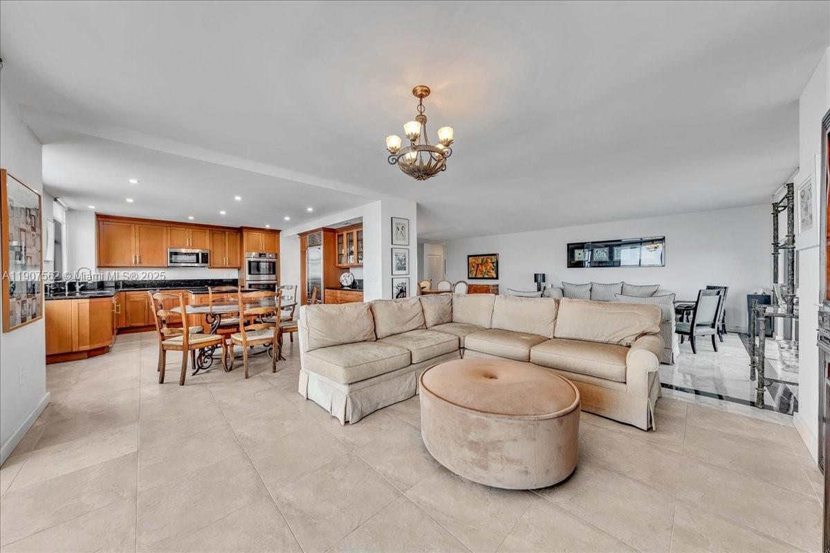 BALMORAL CONDO - Residential