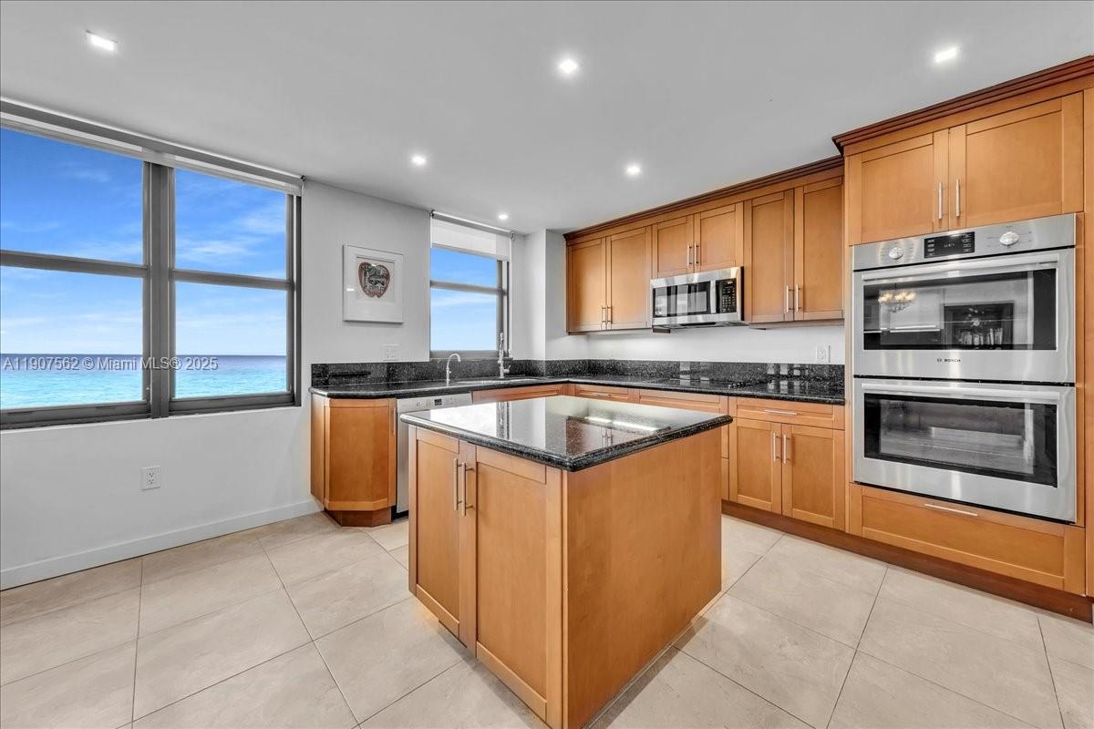 BALMORAL CONDO - Residential