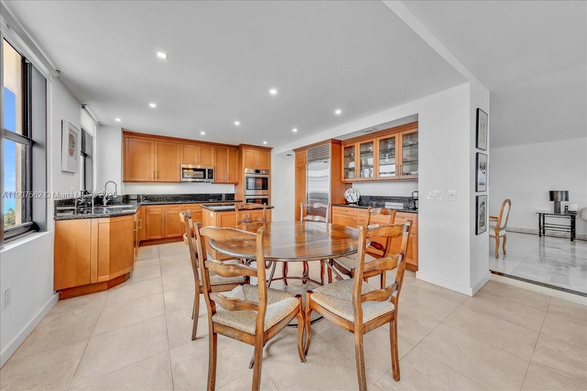 BALMORAL CONDO - Residential