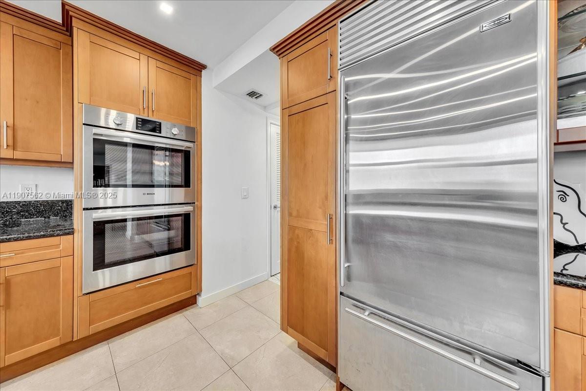 BALMORAL CONDO - Residential