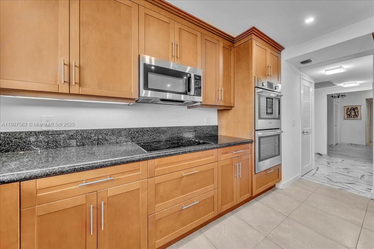 BALMORAL CONDO - Residential