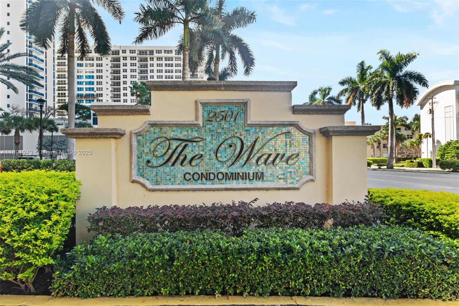 THE WAVE CONDO - Residential