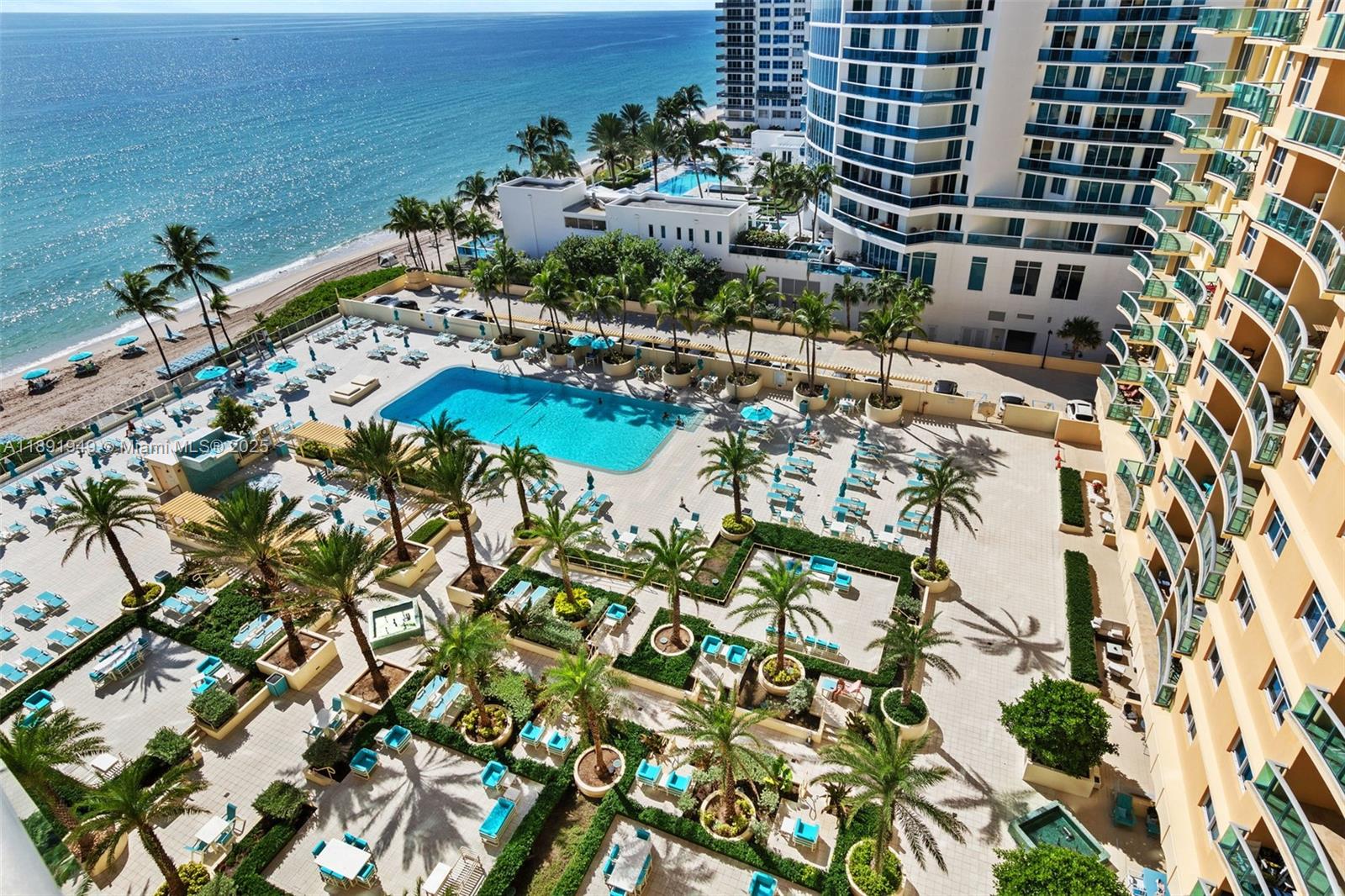THE WAVE CONDO - Residential