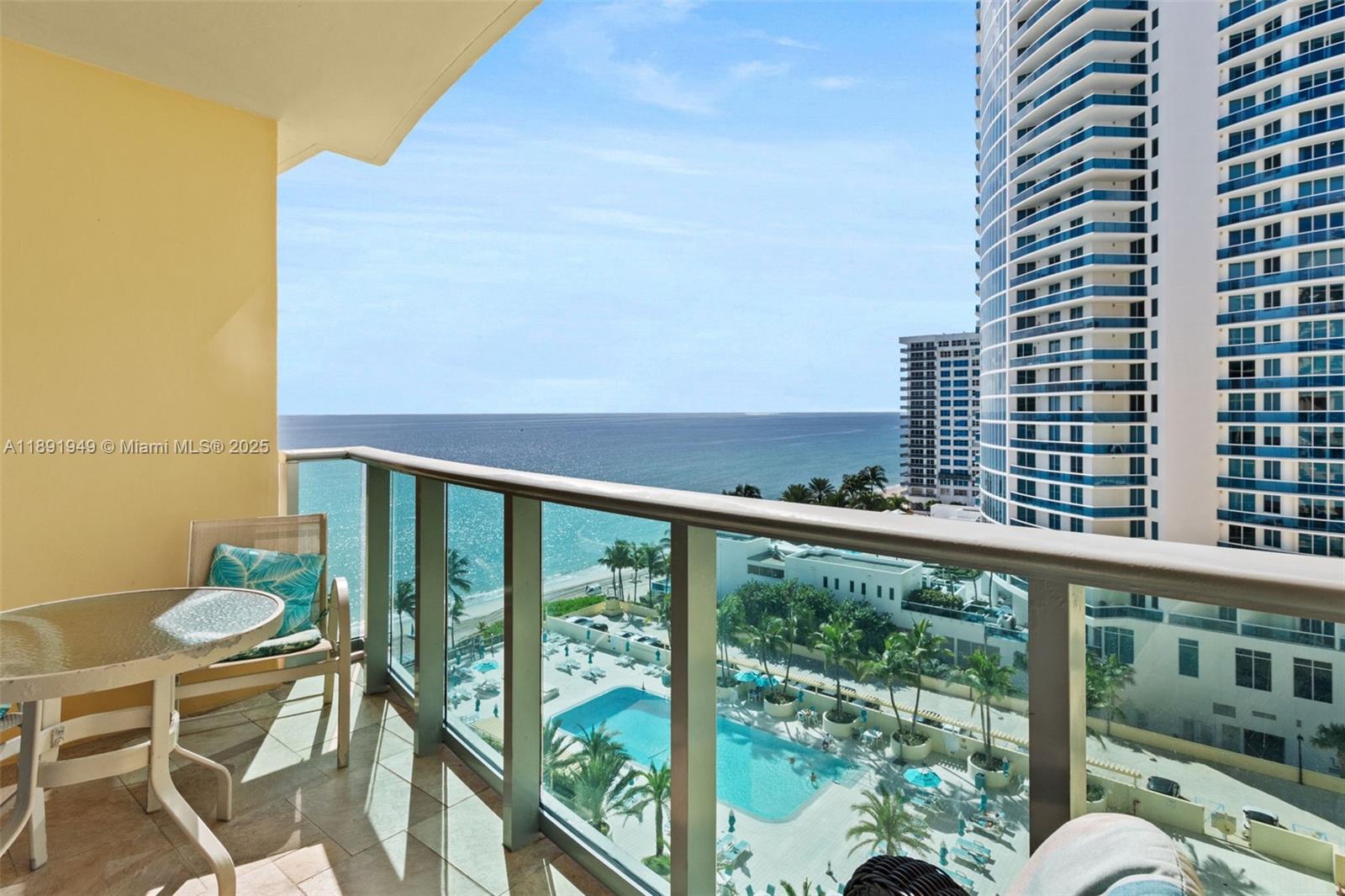 THE WAVE CONDO - Residential
