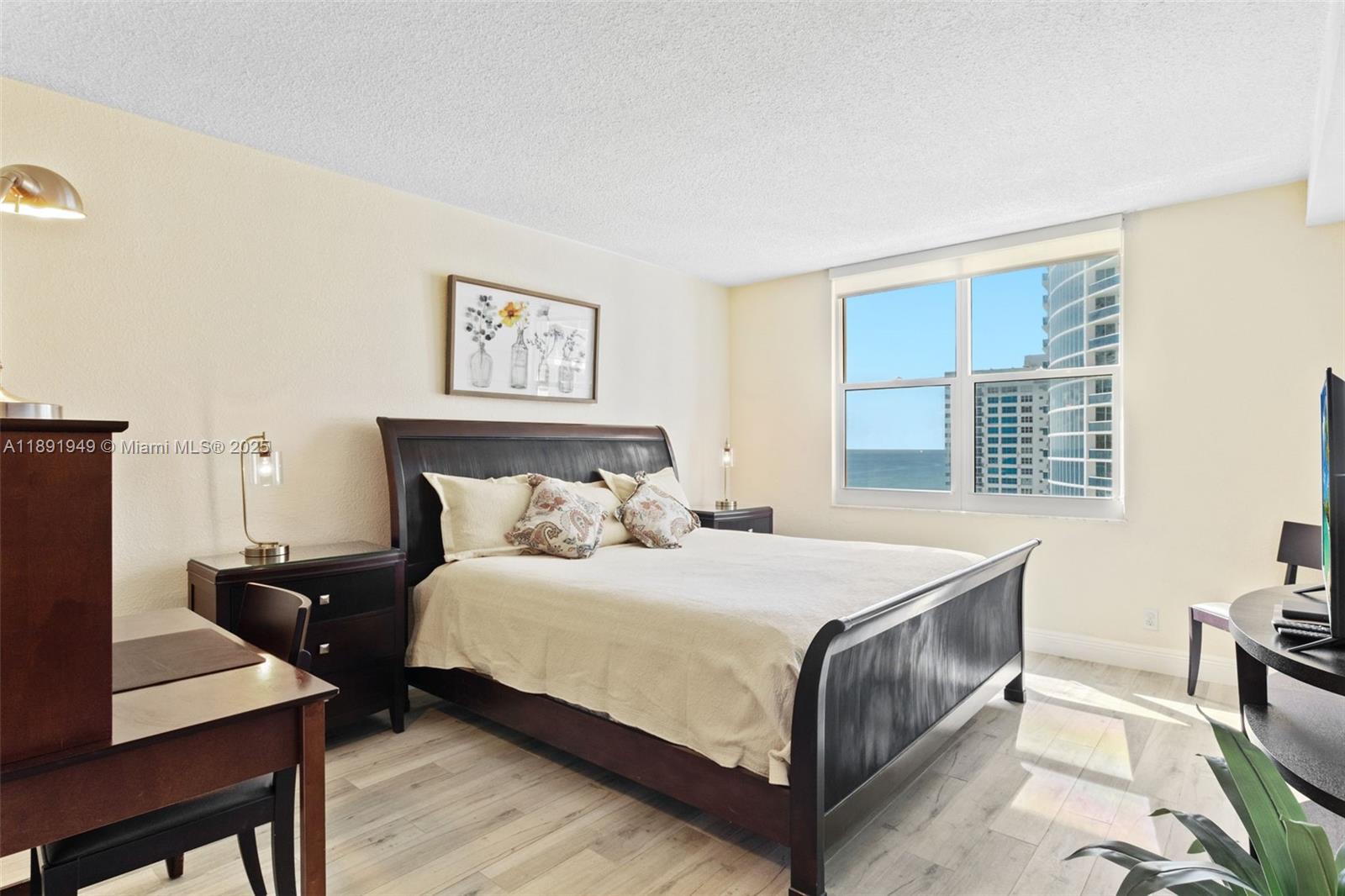 THE WAVE CONDO - Residential
