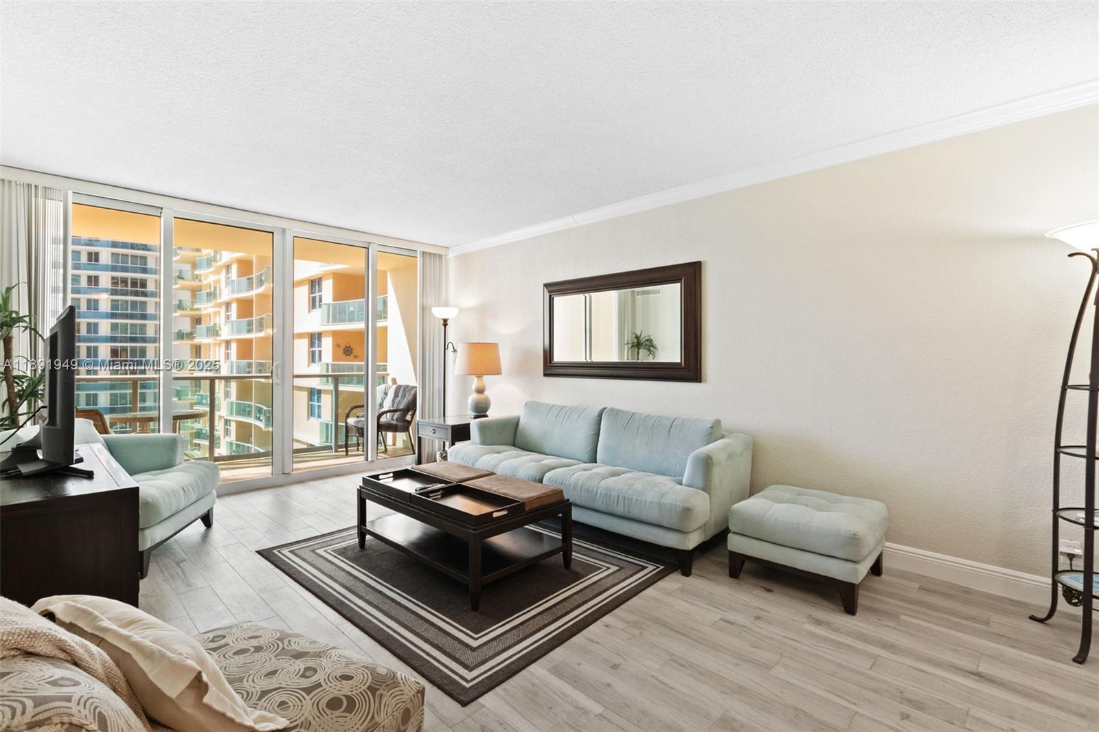 THE WAVE CONDO - Residential