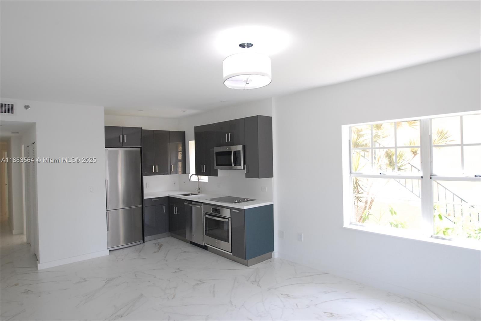 THE ROOSEVELT CONDO - Residential