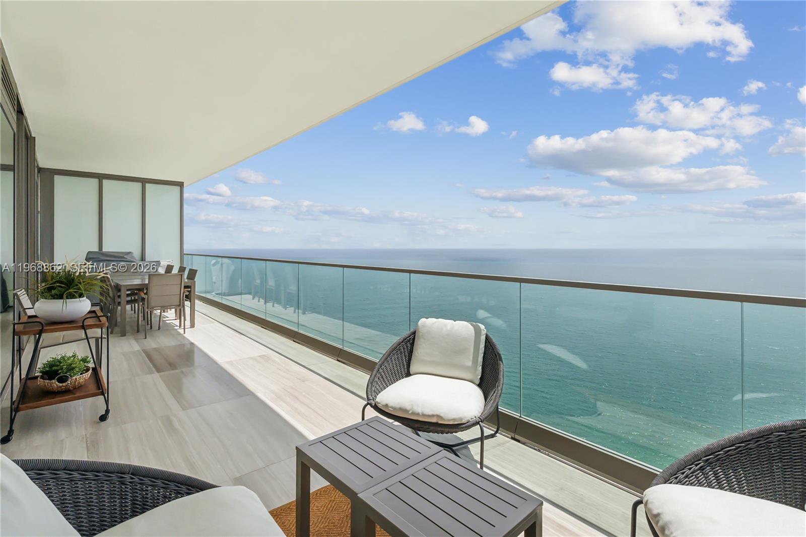 18975 Collins Ave 4502