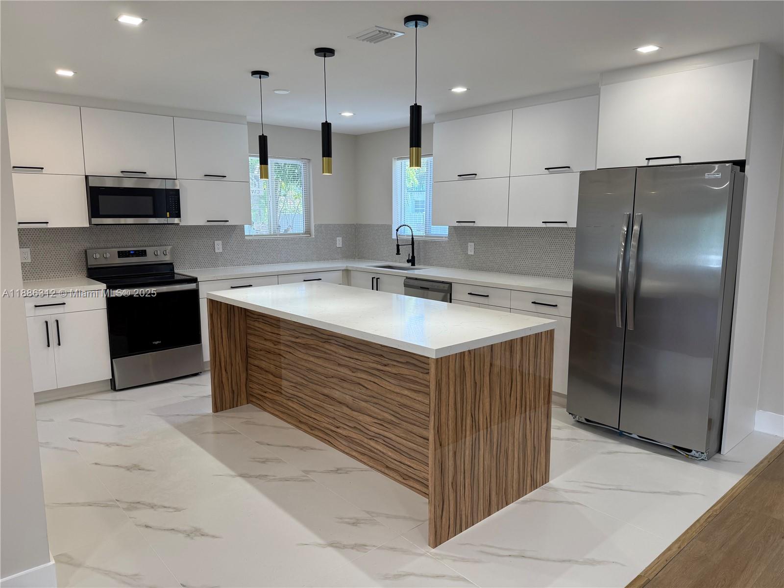 HOLIDAY HOUSE SEC 1 - Residential