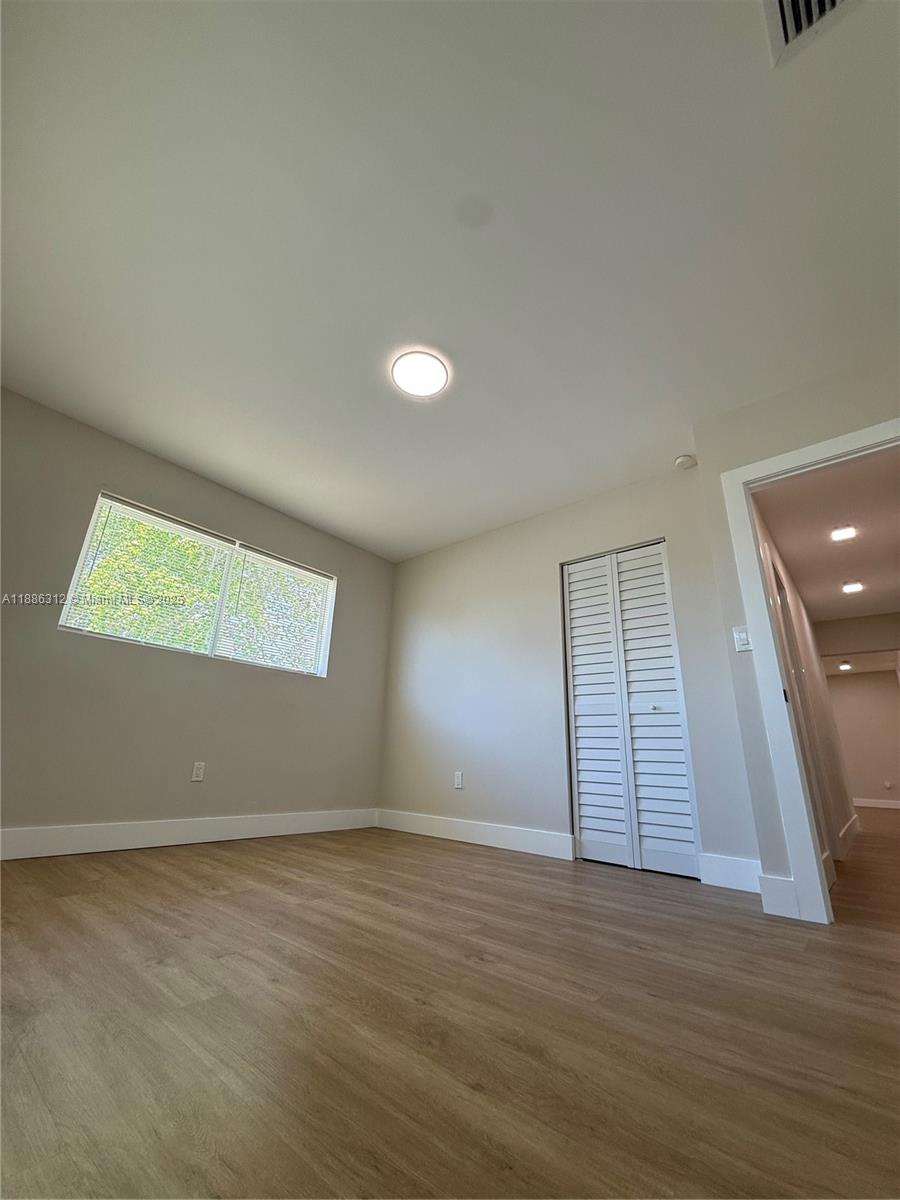 HOLIDAY HOUSE SEC 1 - Residential