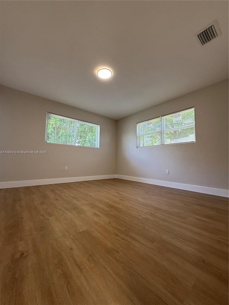 HOLIDAY HOUSE SEC 1 - Residential