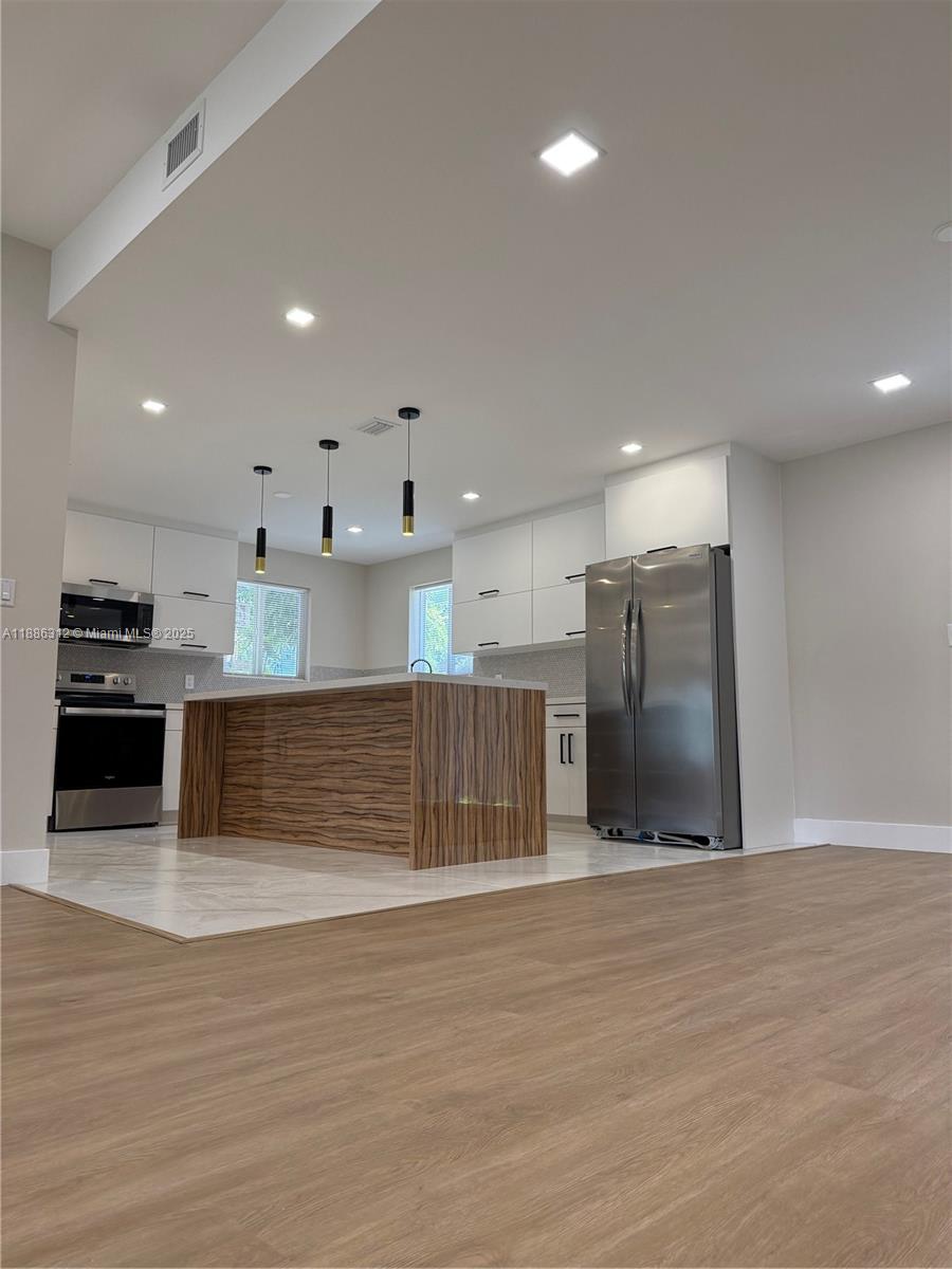 HOLIDAY HOUSE SEC 1 - Residential