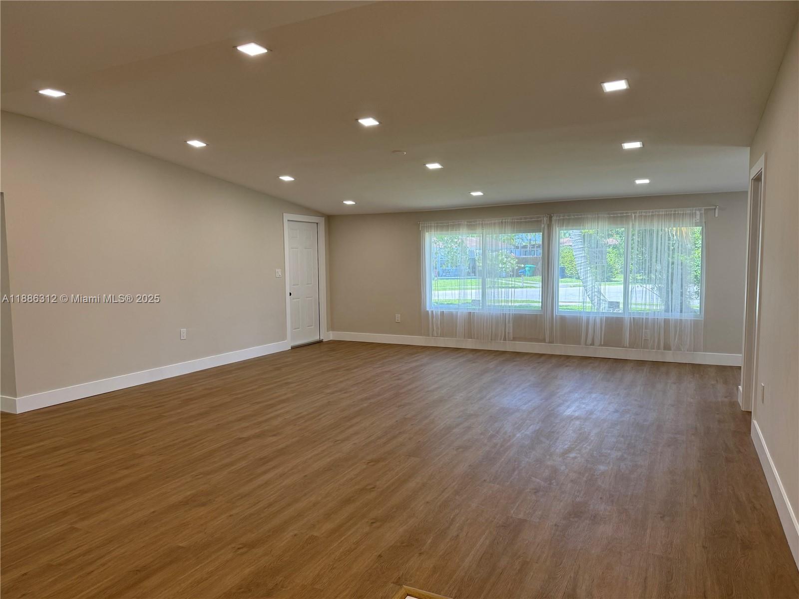 HOLIDAY HOUSE SEC 1 - Residential