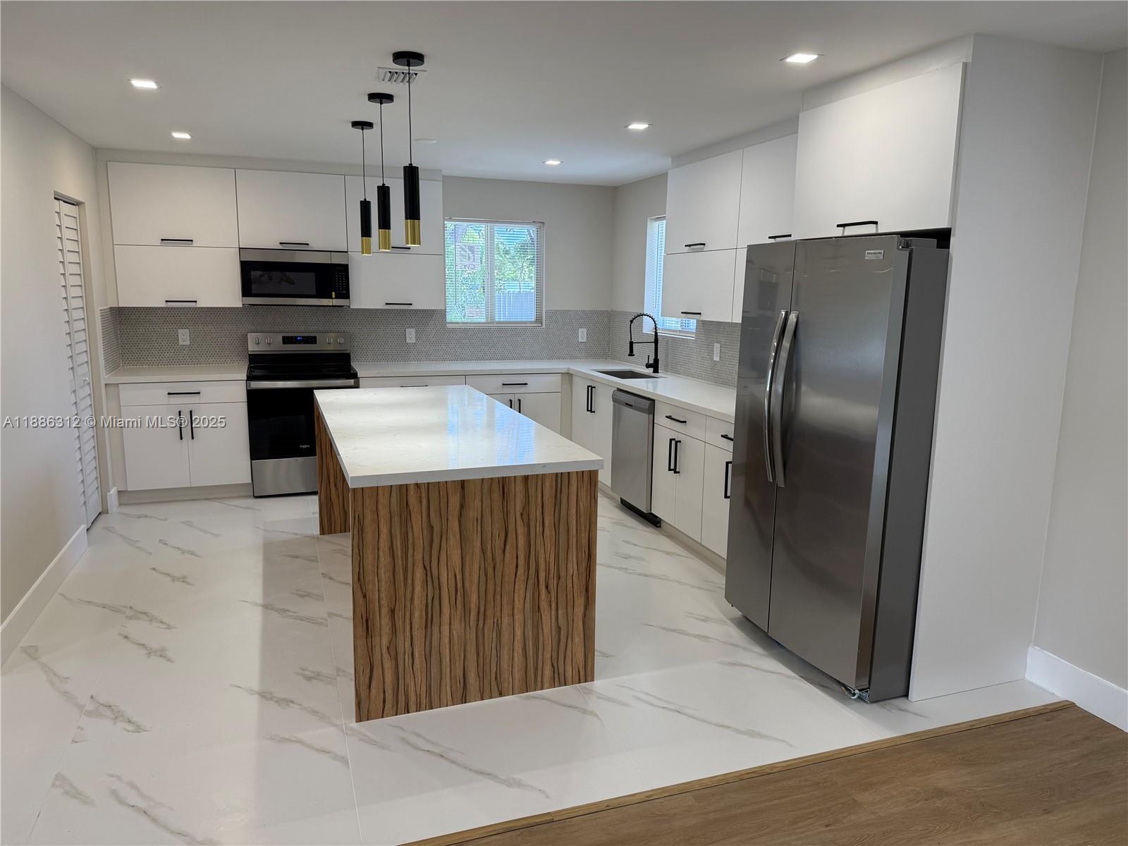 HOLIDAY HOUSE SEC 1 - Residential