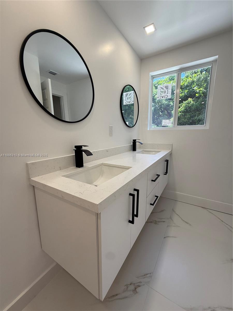 HOLIDAY HOUSE SEC 1 - Residential