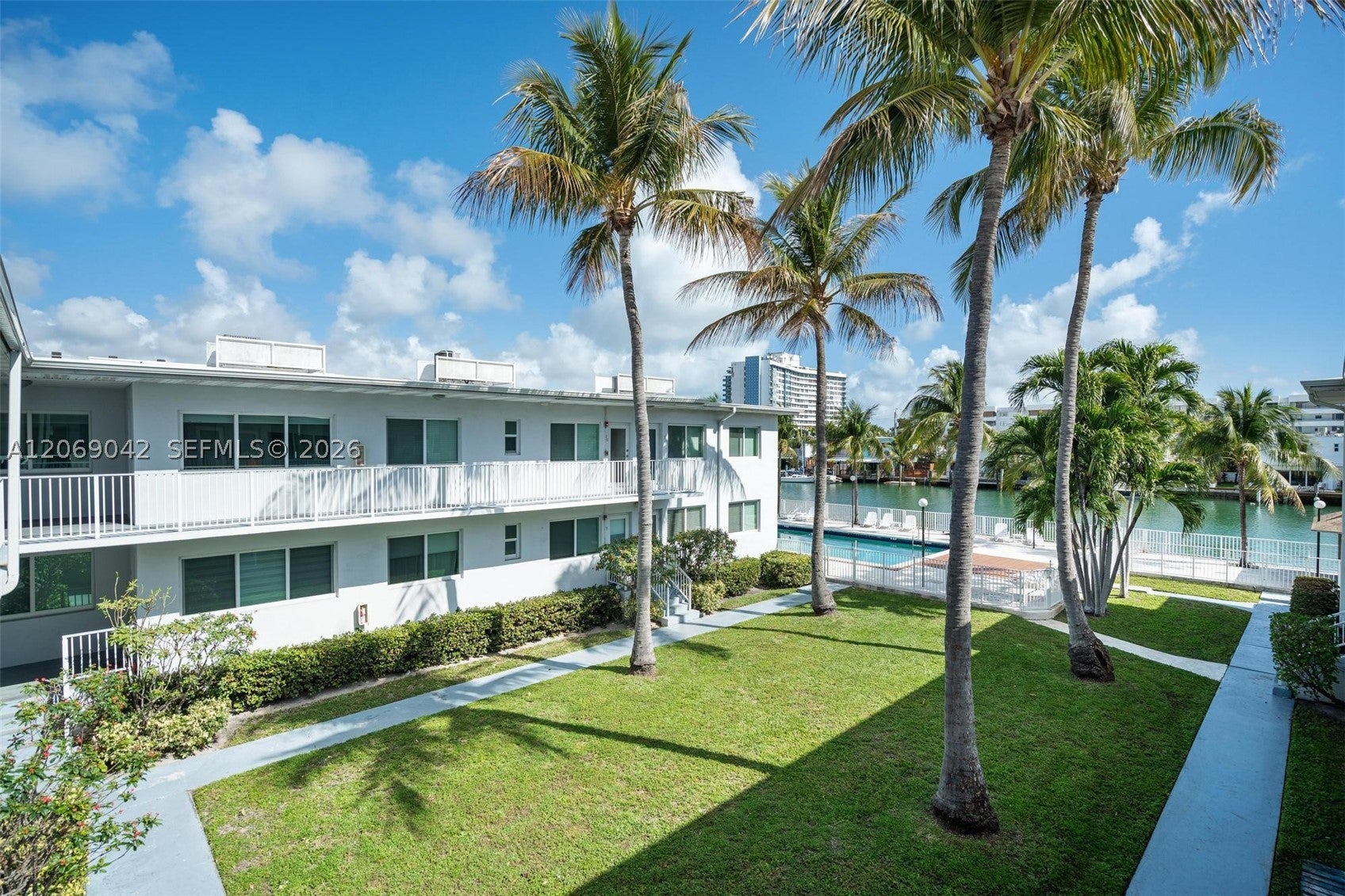 7207 Bay Dr 11