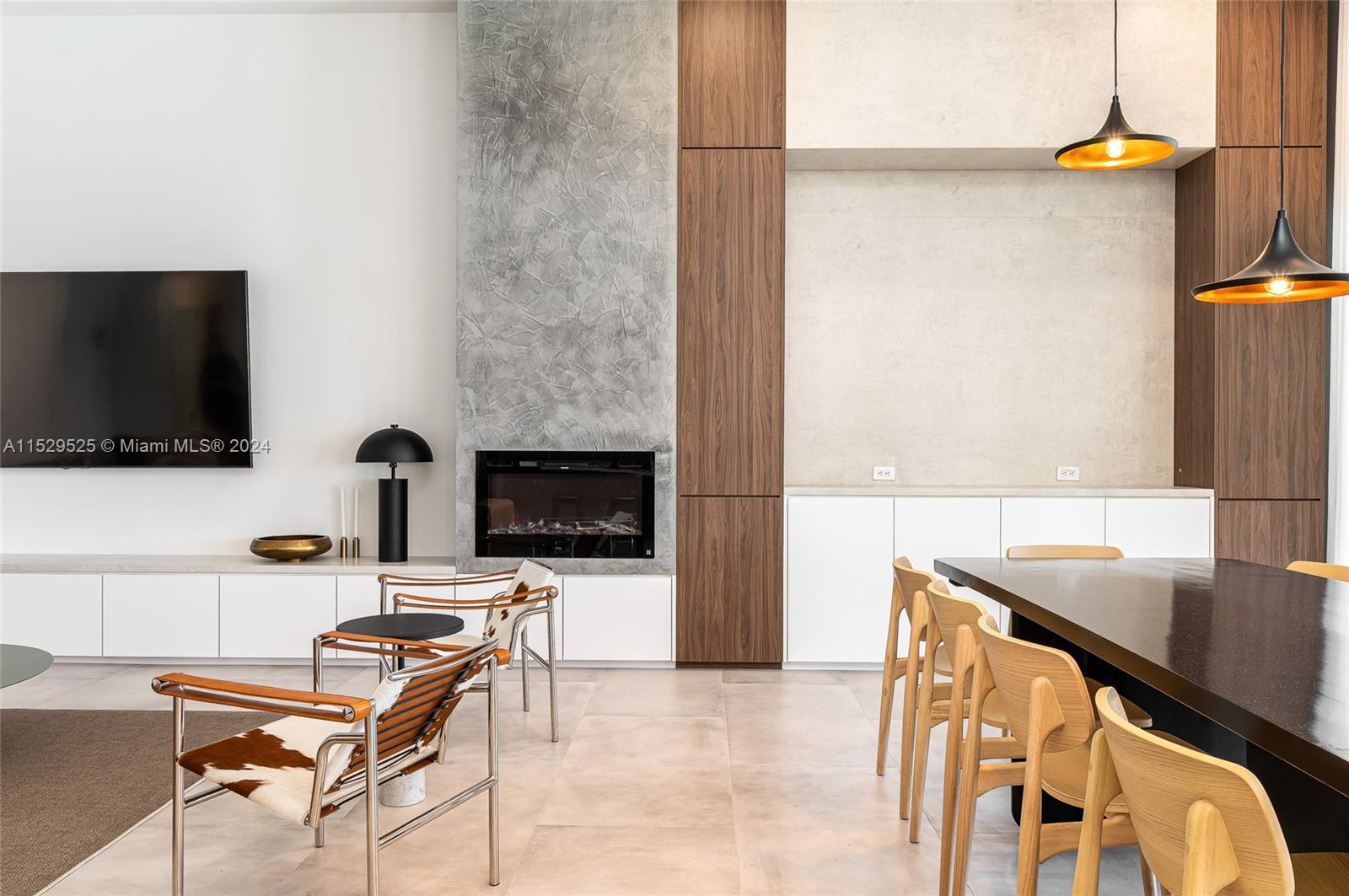 ENCHANTED LAKE - Residential Lease