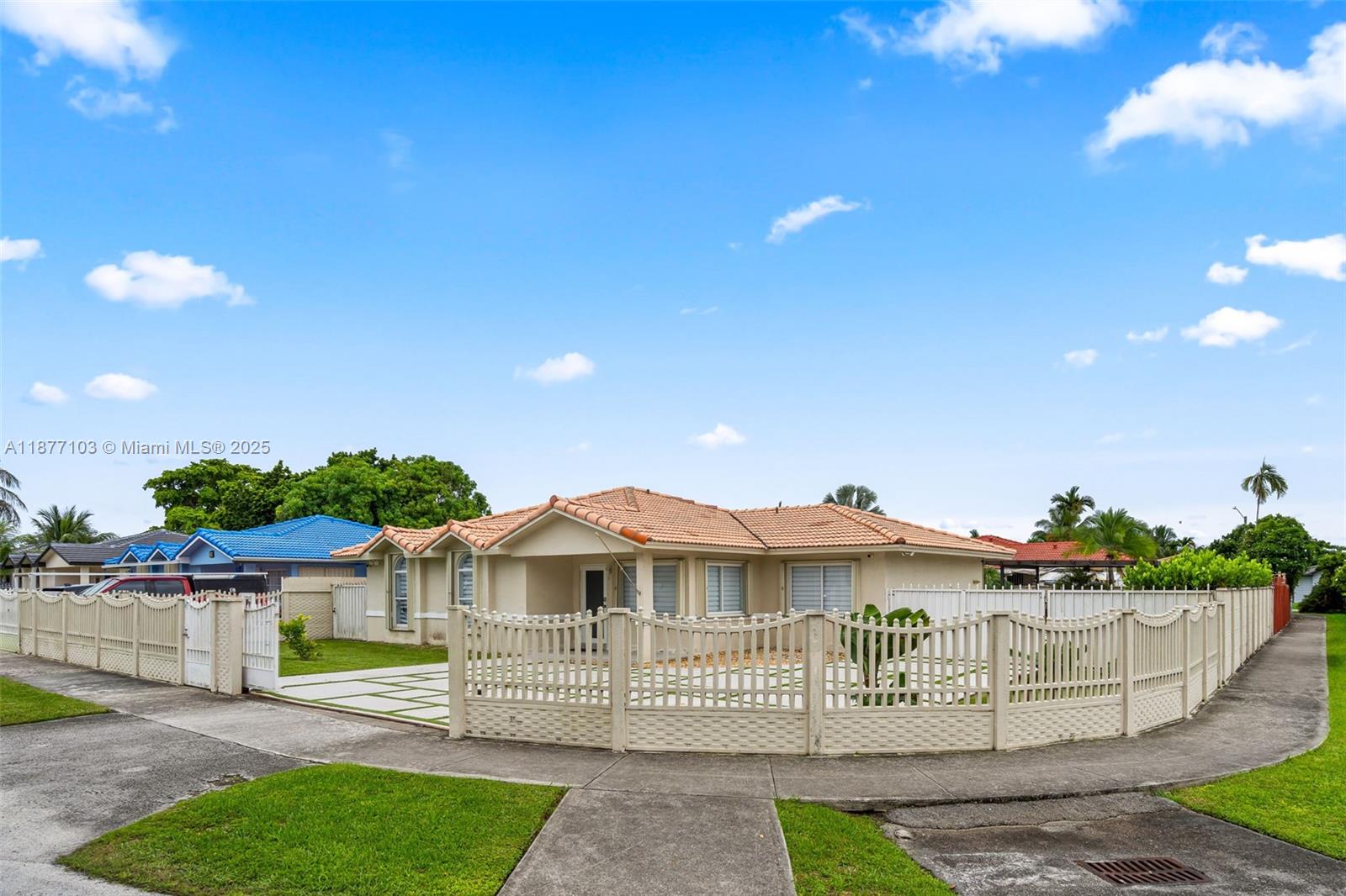 11380 SW 180th St .