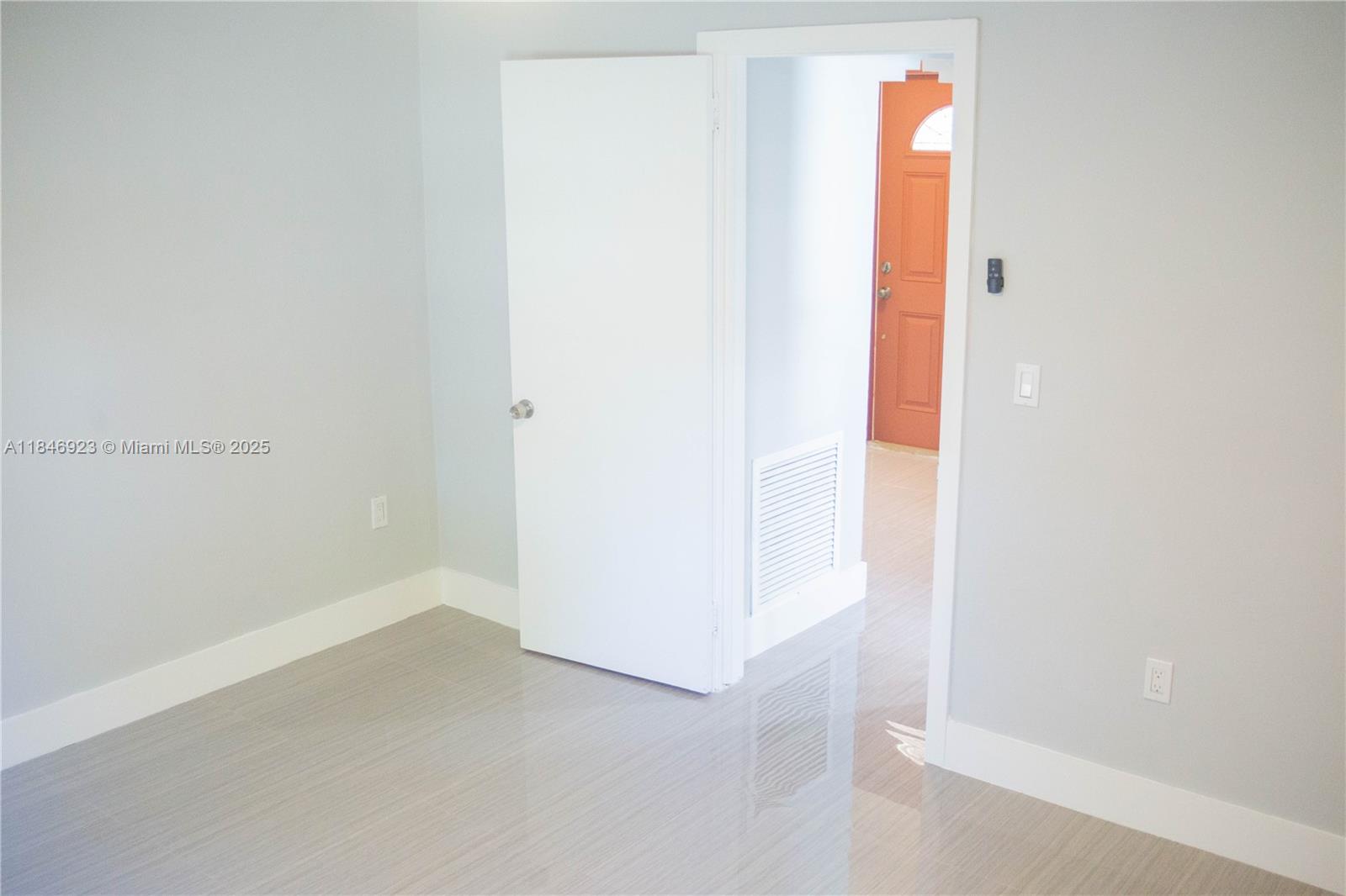 COUNTRY CLUB ESTATES SEC - Residential Lease