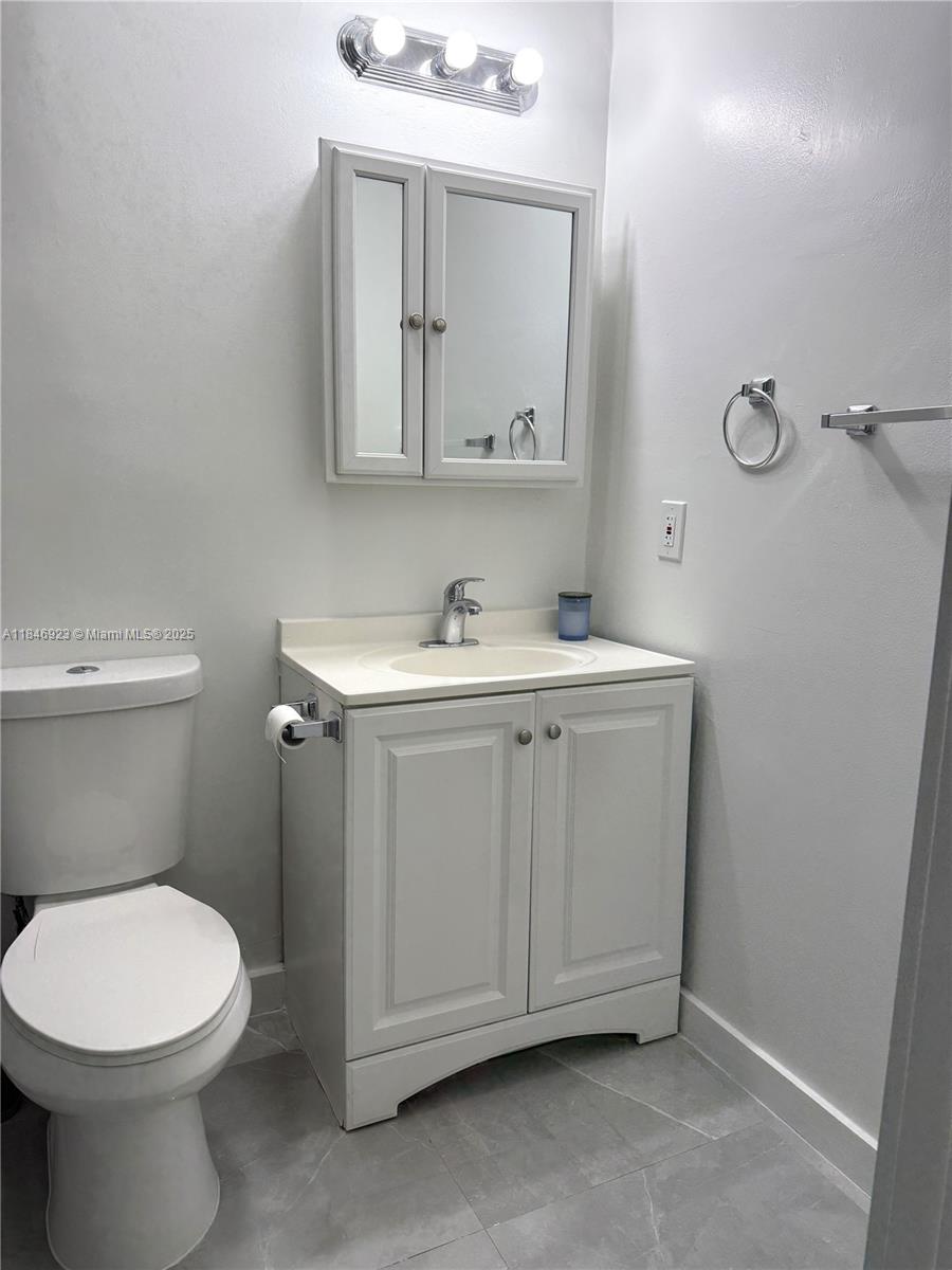 COUNTRY CLUB ESTATES SEC - Residential Lease