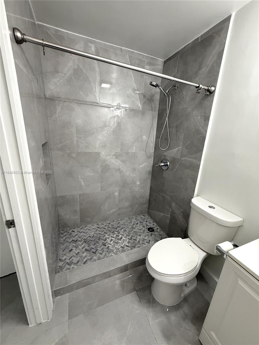 COUNTRY CLUB ESTATES SEC - Residential Lease