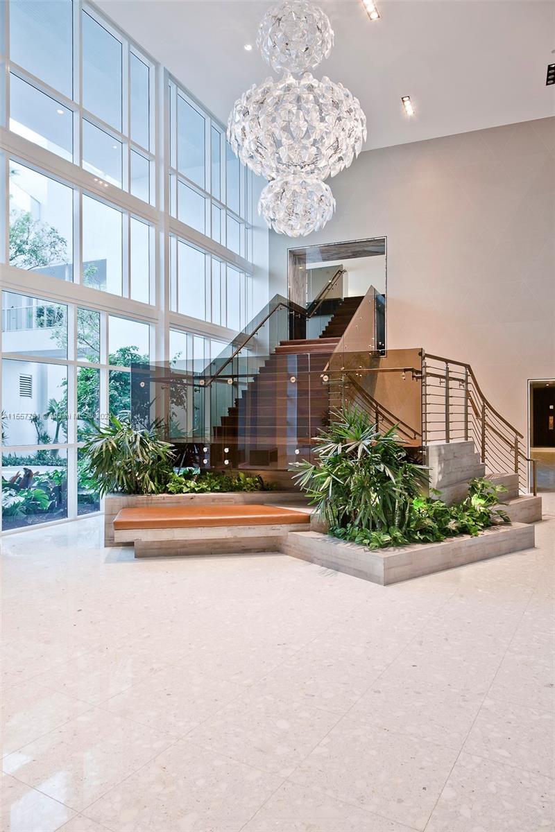 PARAMOUNT BAY CONDO - Residential