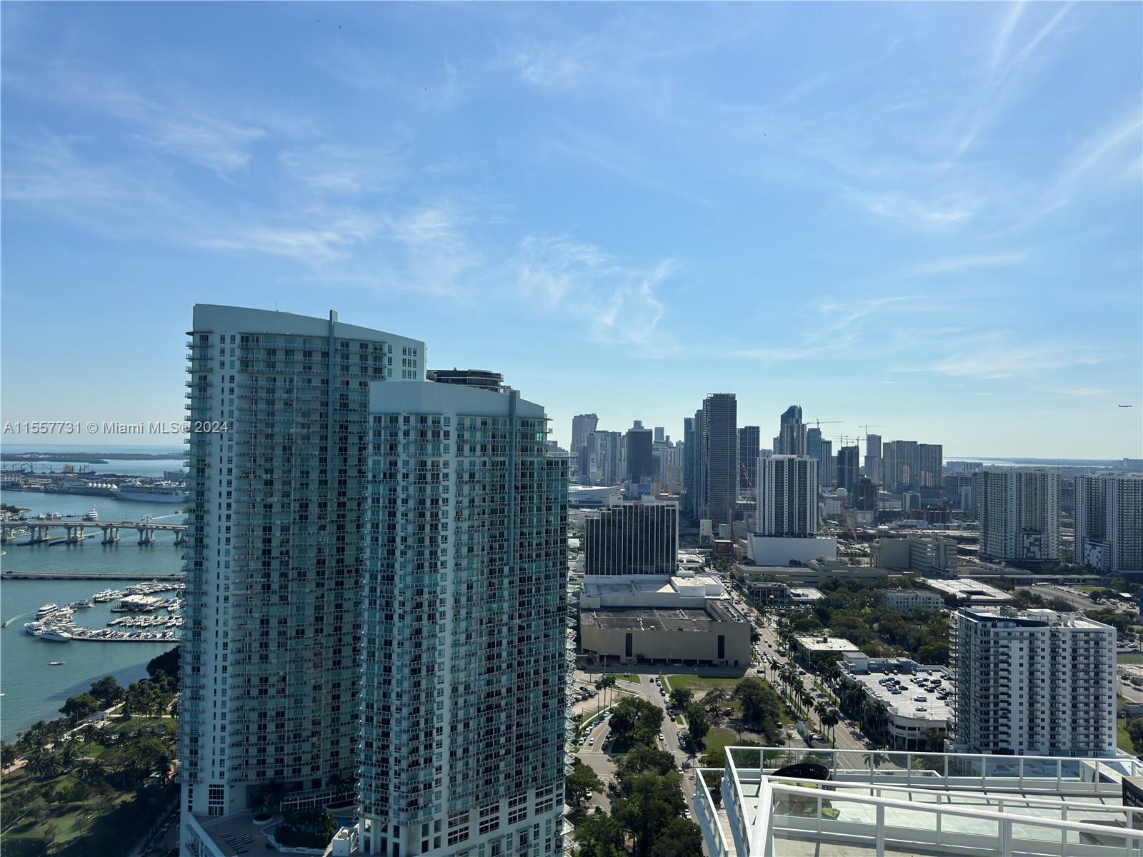 PARAMOUNT BAY CONDO - Residential