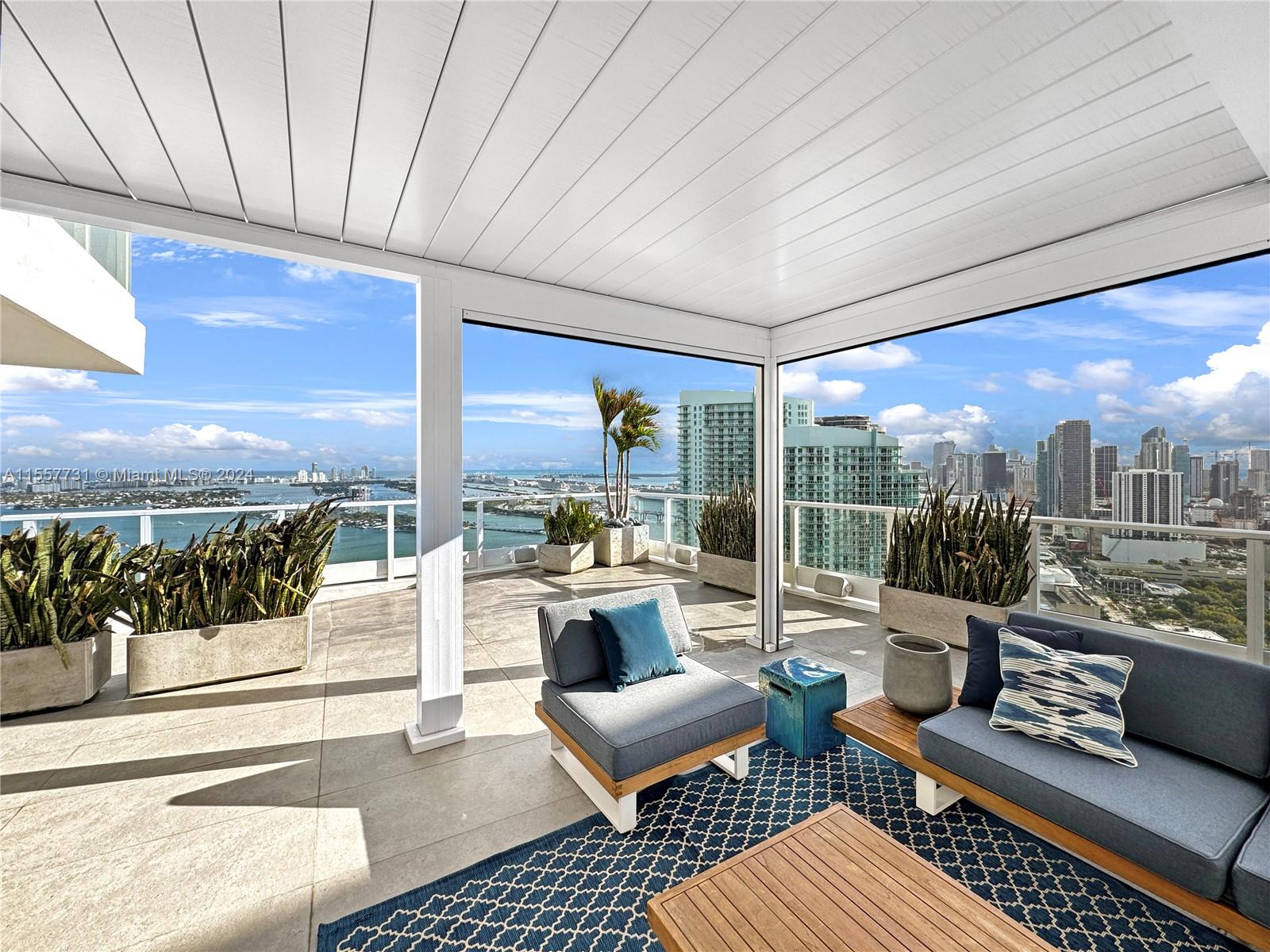 PARAMOUNT BAY CONDO - Residential