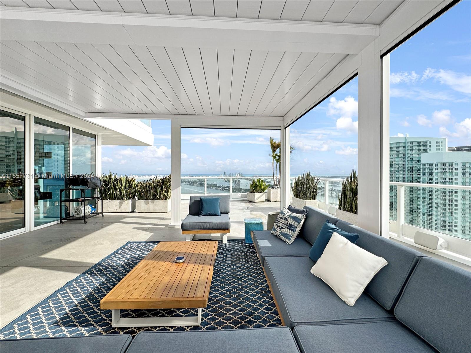 PARAMOUNT BAY CONDO - Residential