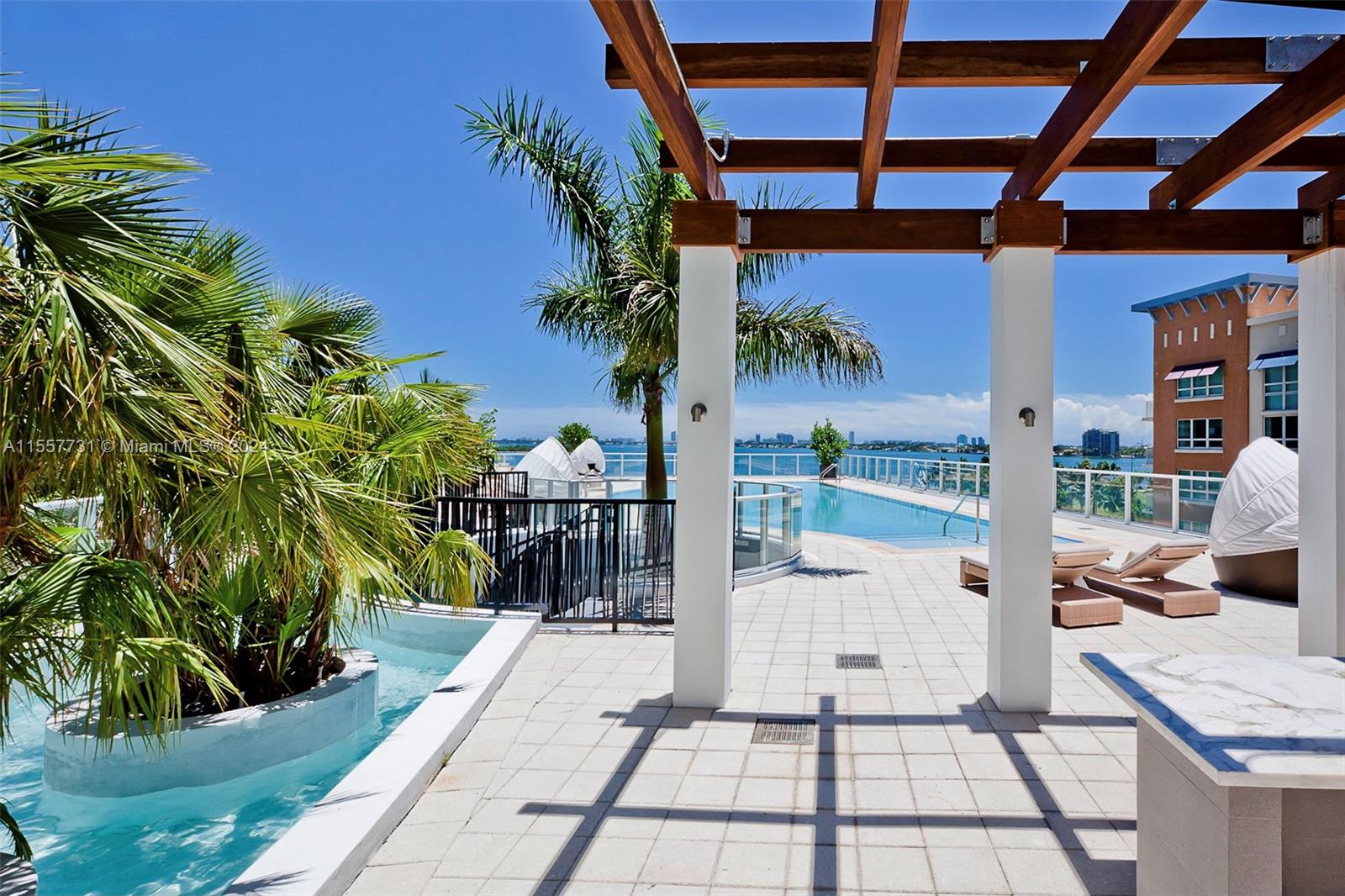 PARAMOUNT BAY CONDO - Residential