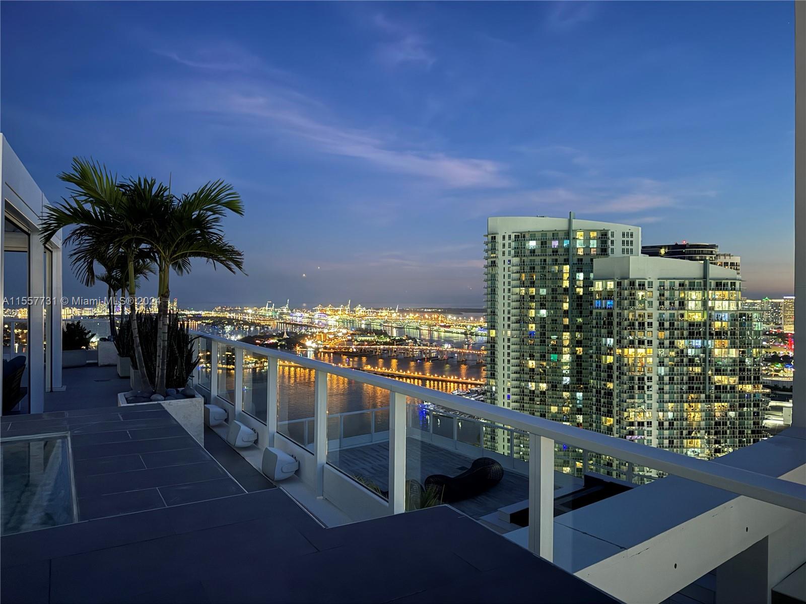 PARAMOUNT BAY CONDO - Residential