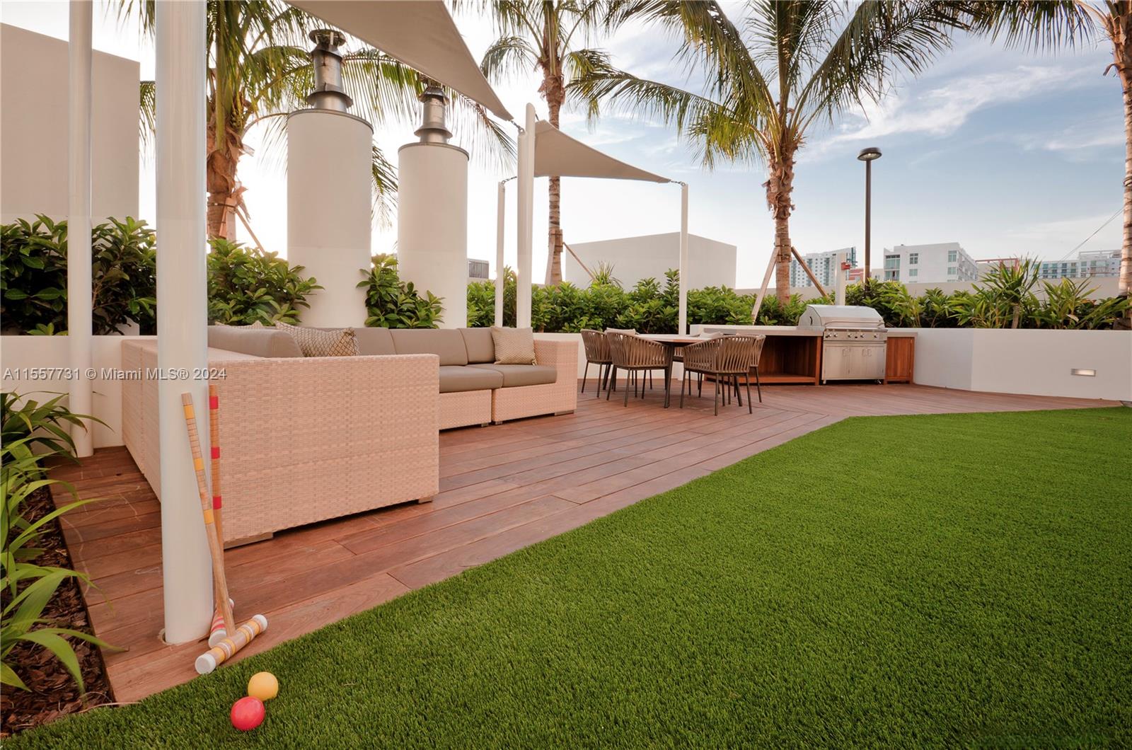 PARAMOUNT BAY CONDO - Residential