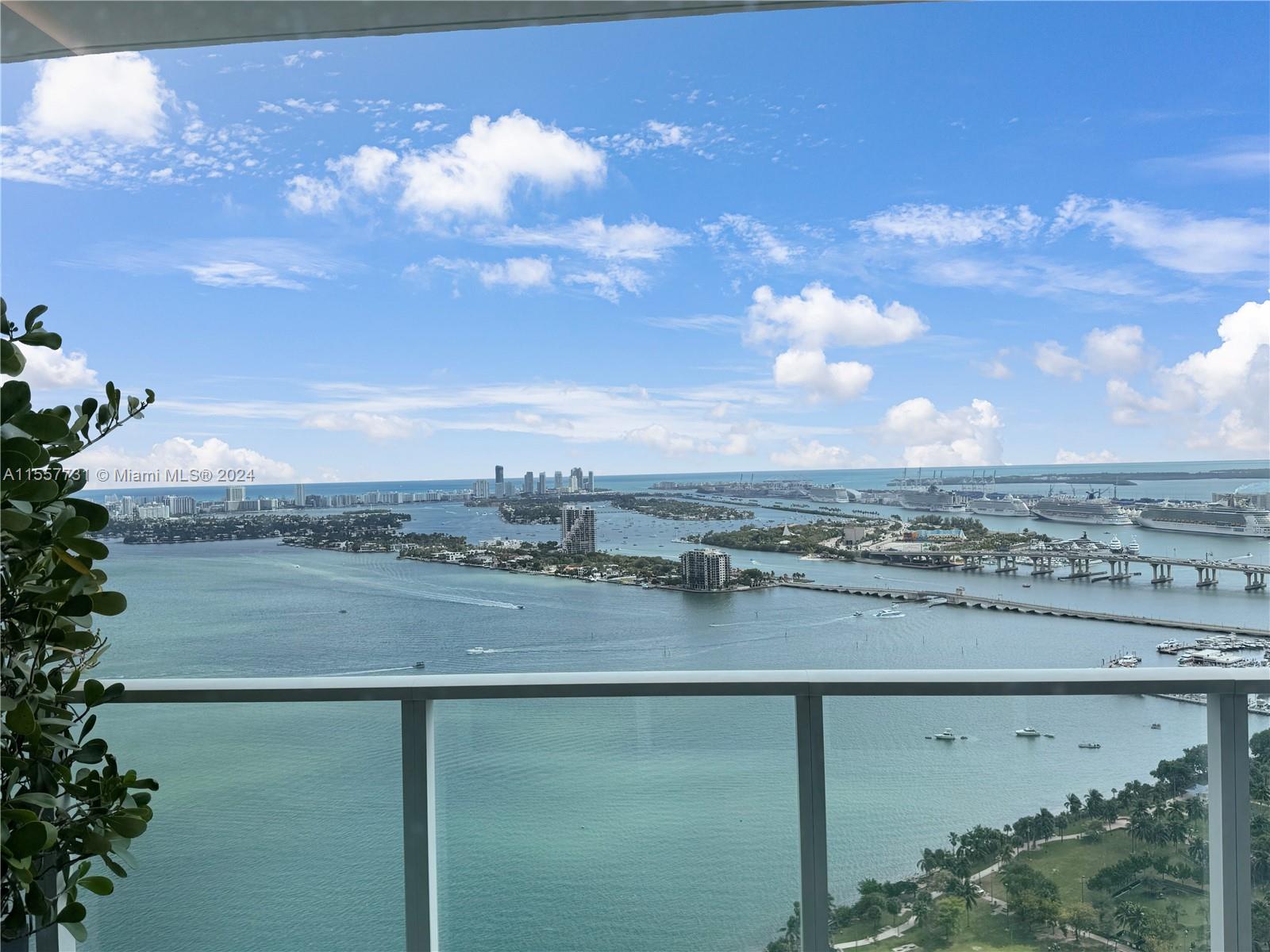 PARAMOUNT BAY CONDO - Residential