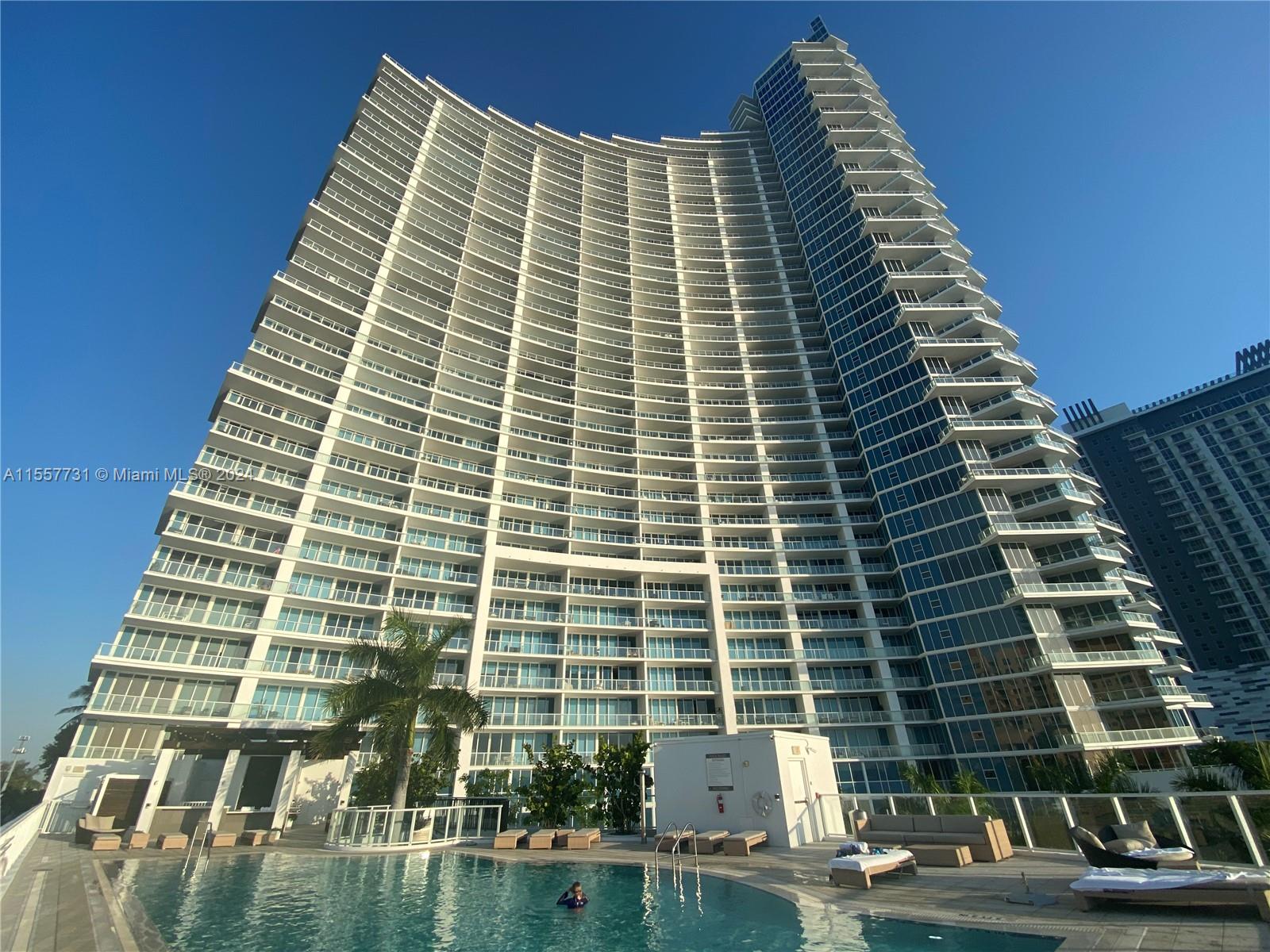 PARAMOUNT BAY CONDO - Residential