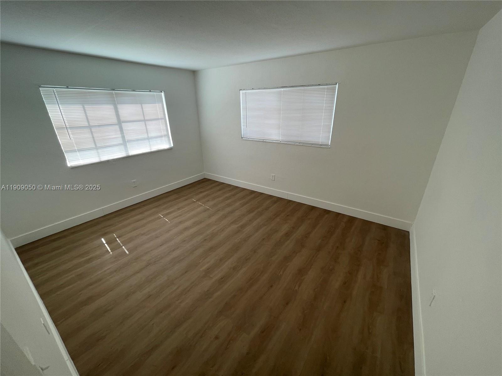 THE WHITE HOUSE CONDO - Residential Lease