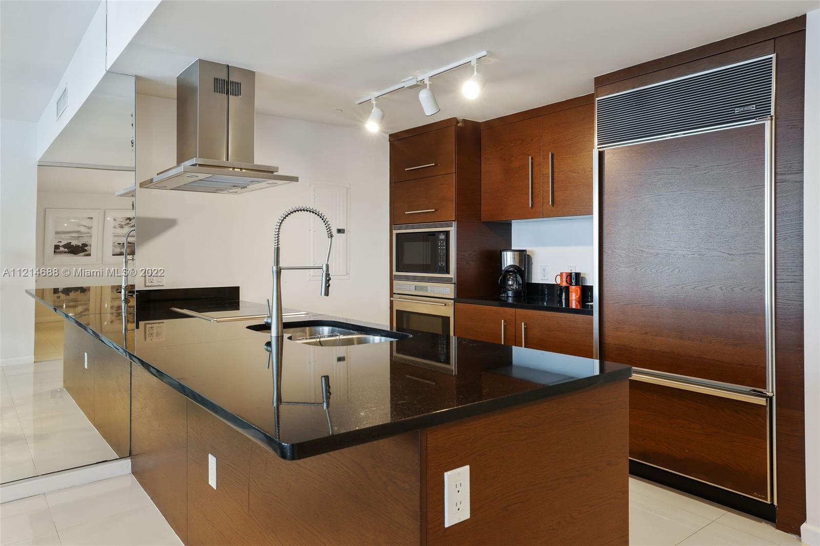 495 Brickell Ave 3903