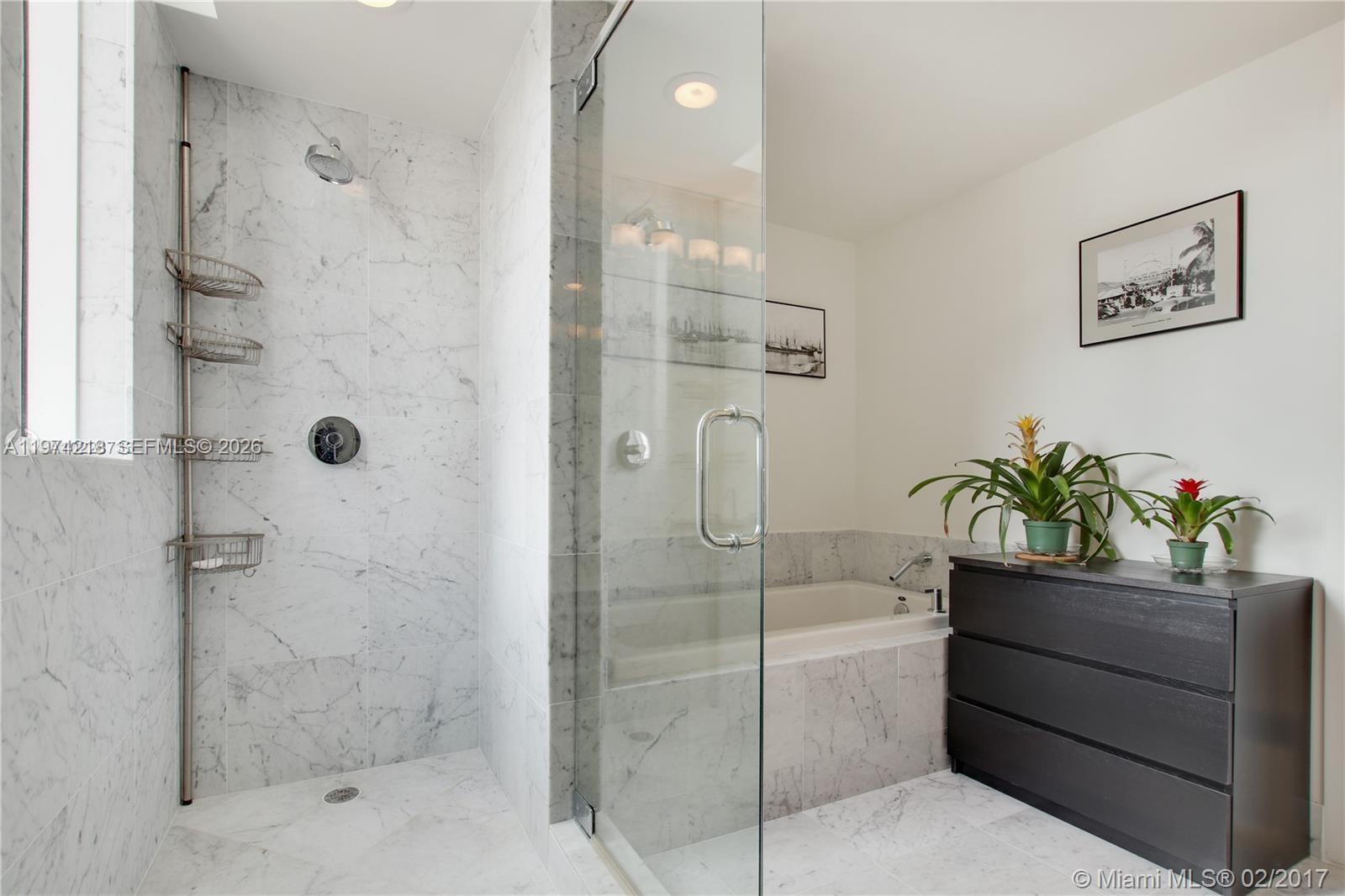 VIZCAYNE NORTH CONDO - Residential