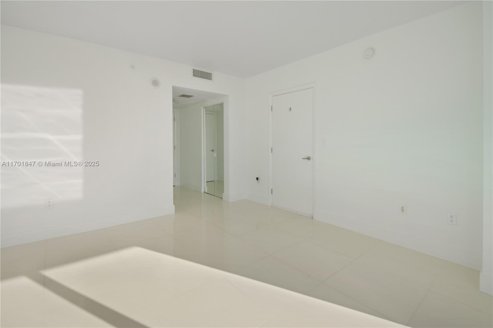 1800 CLUB CONDO - Residential