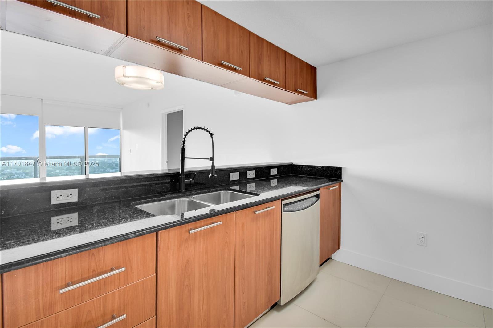 1800 N Bayshore Dr 3510