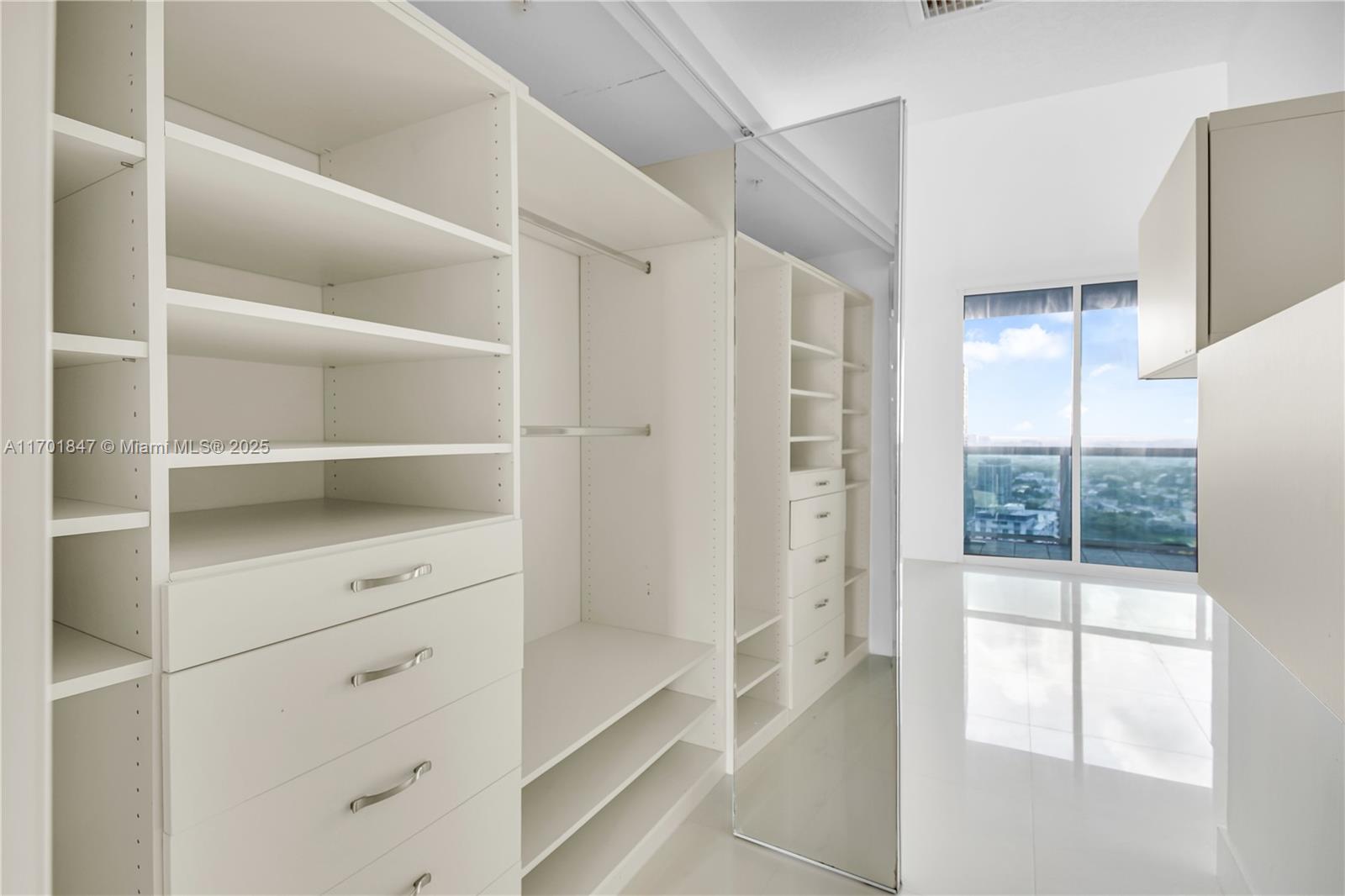 1800 CLUB CONDO - Residential