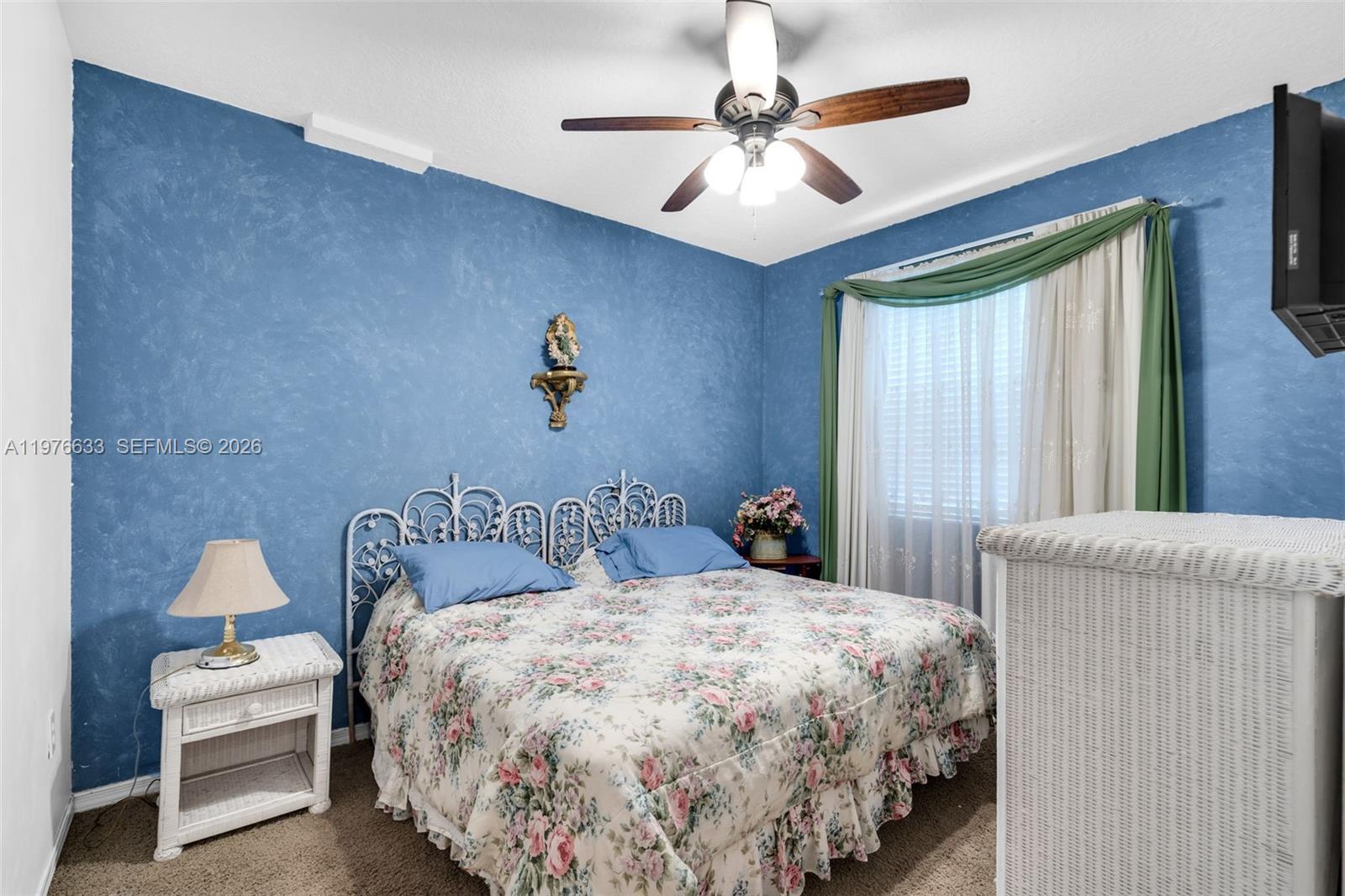 THE COURTS AT DORAL ISLES - Residential