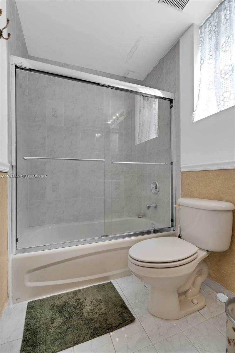 THE COURTS AT DORAL ISLES - Residential