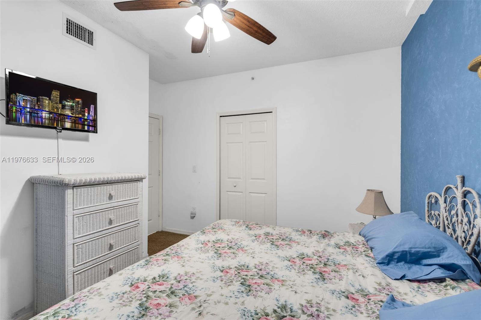 THE COURTS AT DORAL ISLES - Residential