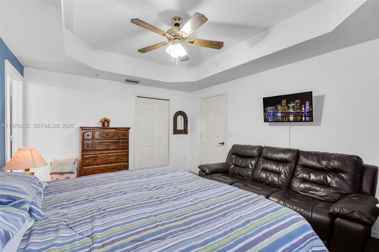 THE COURTS AT DORAL ISLES - Residential