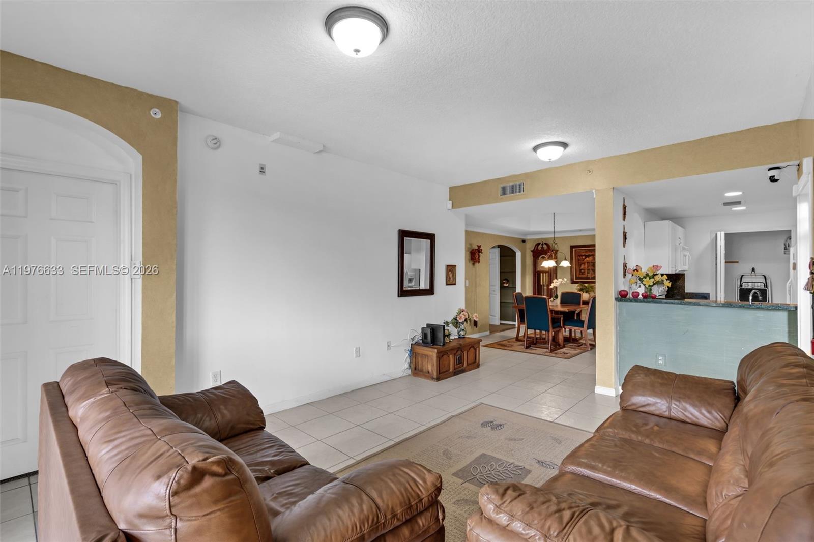 THE COURTS AT DORAL ISLES - Residential