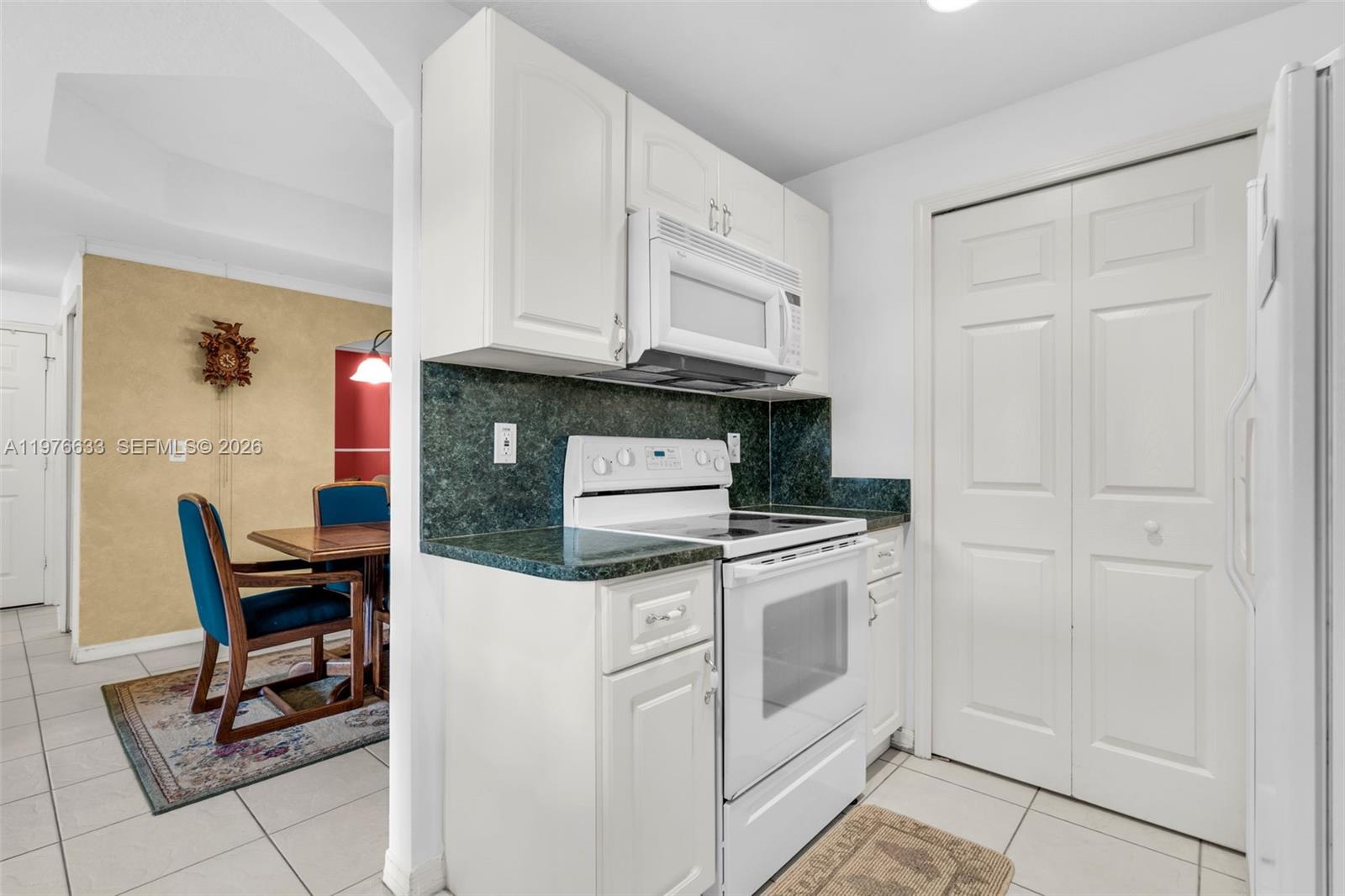 THE COURTS AT DORAL ISLES - Residential