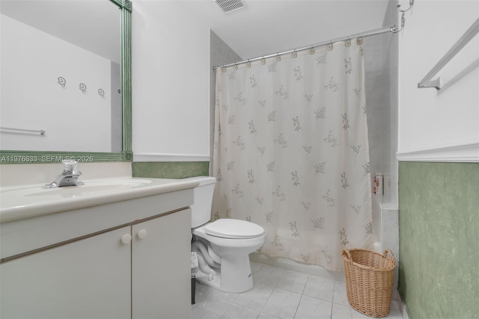 THE COURTS AT DORAL ISLES - Residential